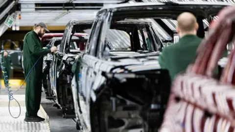 Jaguar Land Rover Vendor Network Staff Allegedly Instructed to Apply for Government Benefits, Labor Group Claims