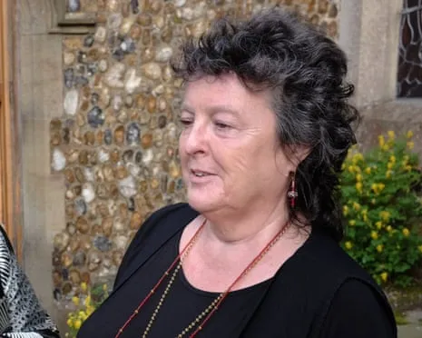 The Renowned Poet Composes Explosive Verse regarding Trump’s British Royal Tour